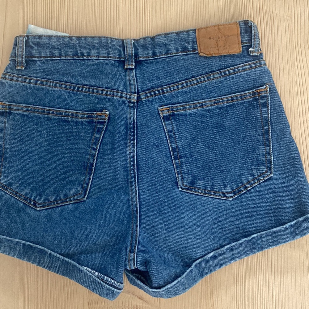 Bershka high waisted shorts US 4 - Picture 2 of 3